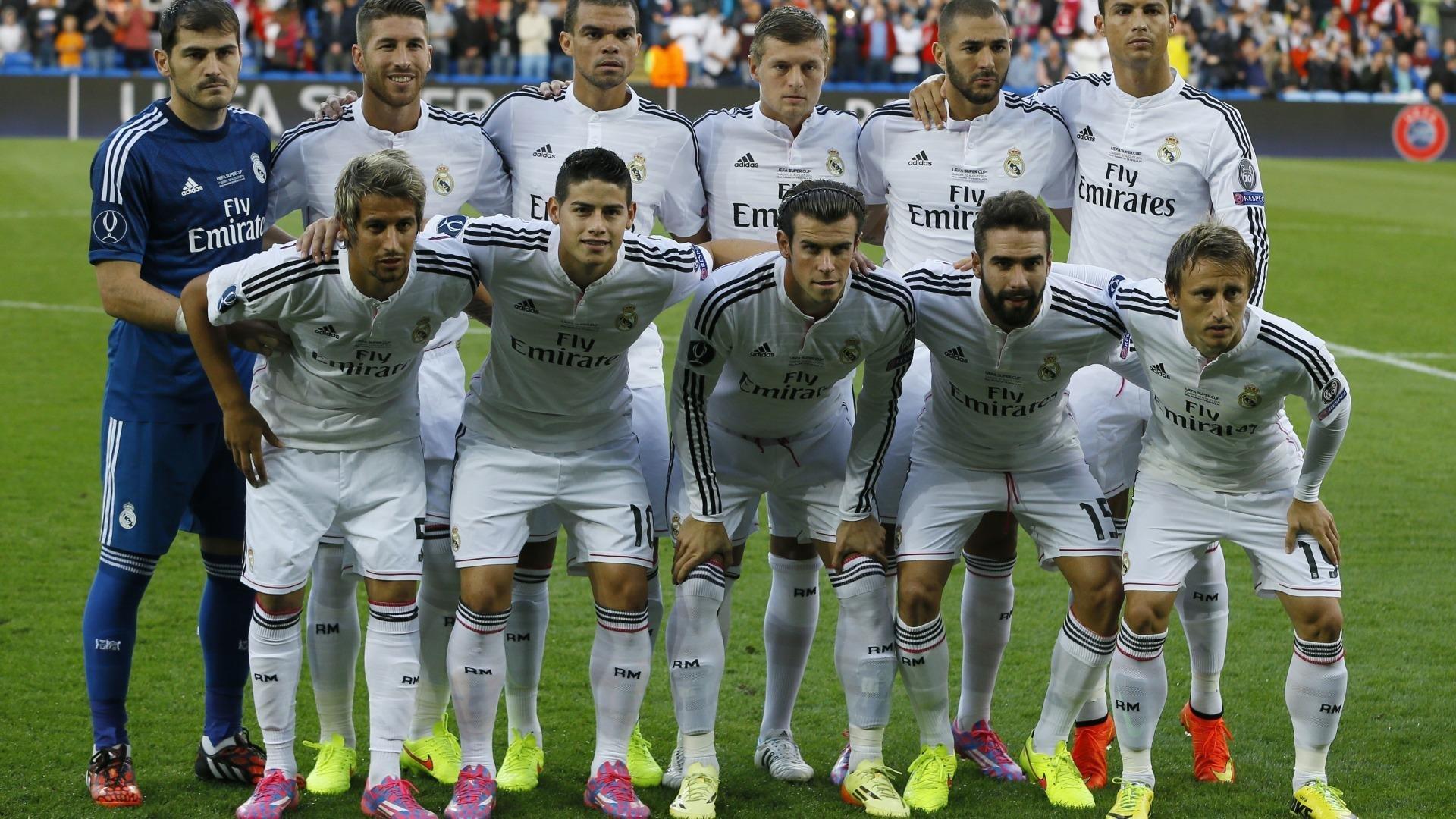 詹皇历史之夜再成空砍背景板 总得分里程碑难掩球队失利困局