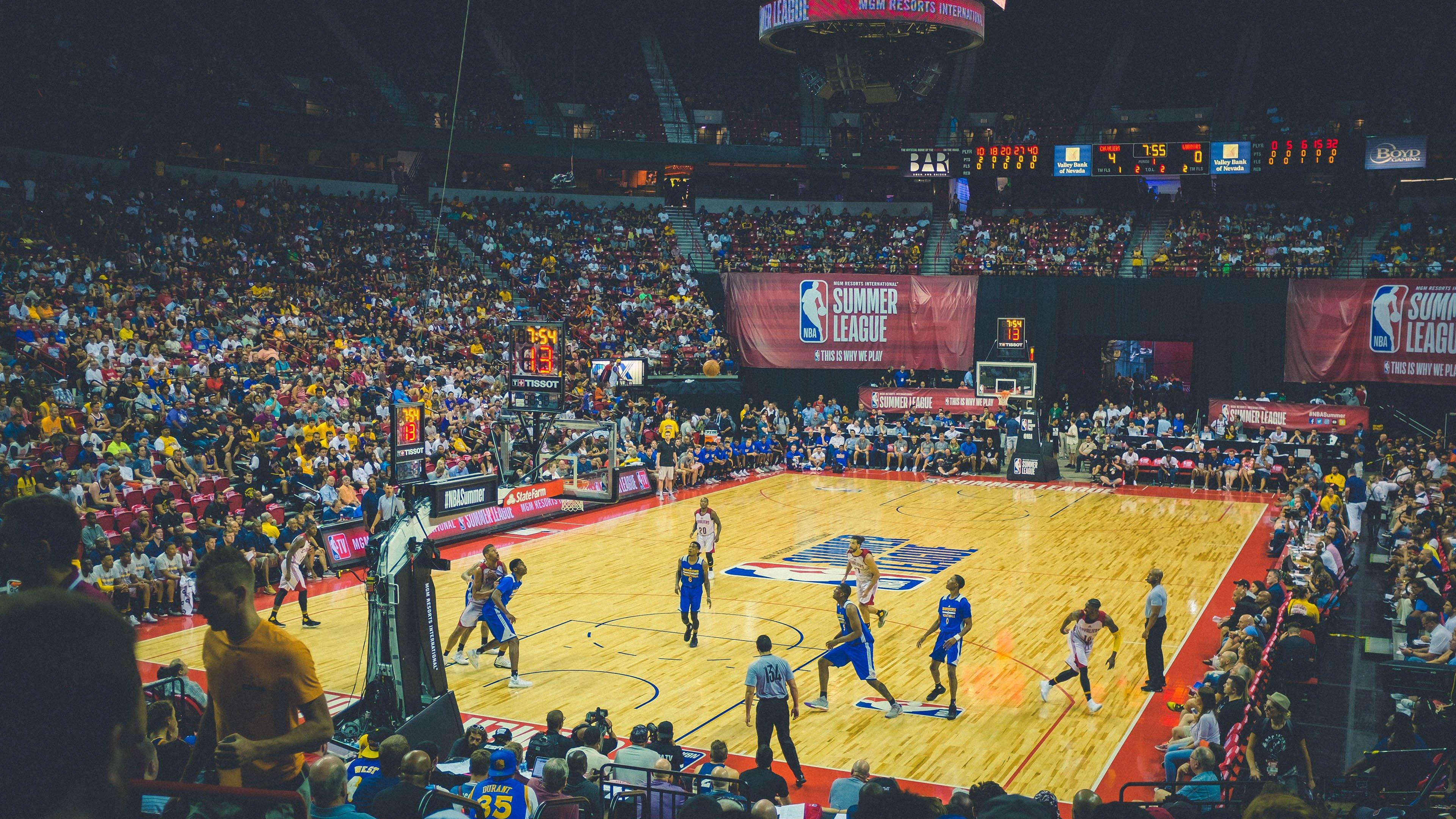 NBA球队投身民主进程，训练馆变身投票站点，体育与公民责任深度融合