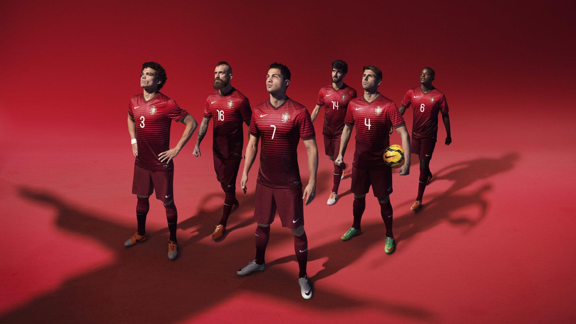 梦剧场平局映照时光易逝,曼联重启之路刻不容缓