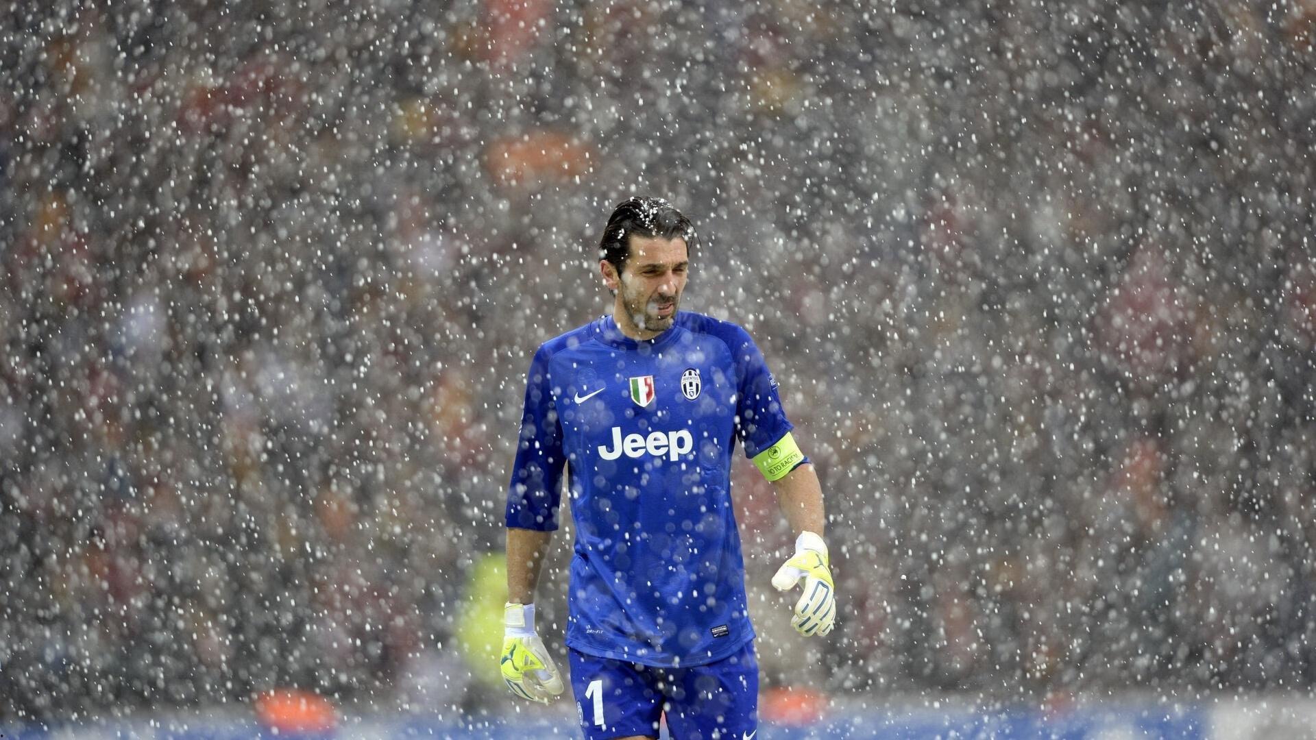 伤病潮席卷红蓝军团，弗里克面临阵容大考，七将伤停或催生青年风暴